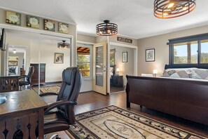 4 bedrooms, desk, iron/ironing board, travel crib