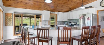 Papa’s Place: Scenic Willow Creek Escape