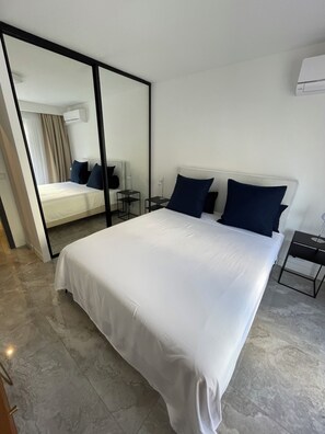 2 chambres, fer et planche à repasser, Wi-Fi, draps fournis