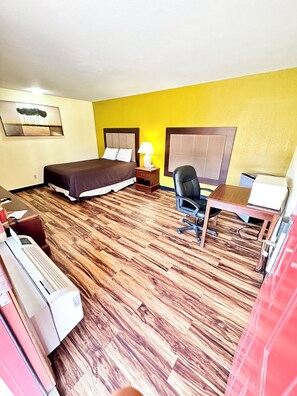 9 bedrooms, iron/ironing board, WiFi, bed sheets