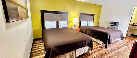 9 habitaciones, tabla de planchar con plancha, wifi y ropa de cama