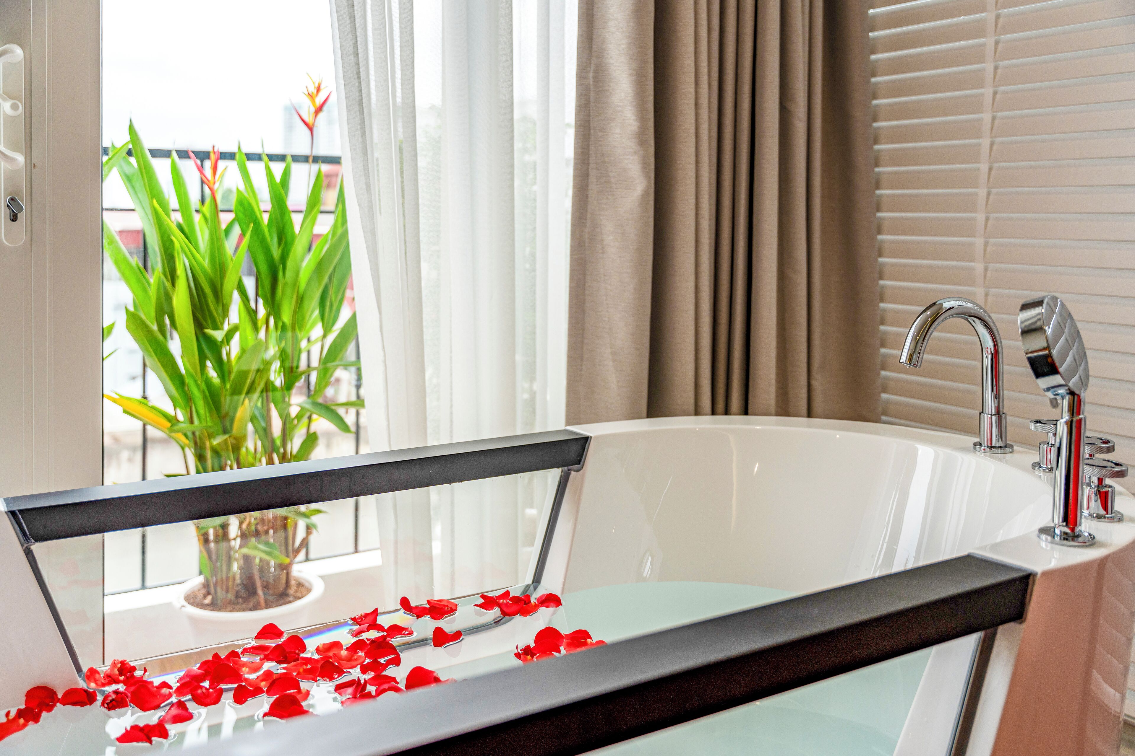 Junior Double Room, 1 Bedroom, City View | Bathroom