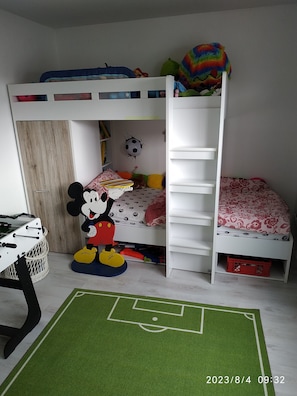 2 bedrooms, iron/ironing board, free WiFi, bed sheets - Comfortable vacation apartment, 95 square meters, large south-facing balcony (Göcklingen)