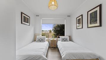 3 Schlafzimmer, Schreibtisch, Bügeleisen/Bügelbrett, kostenloses WLAN