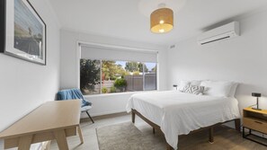 3 Schlafzimmer, Schreibtisch, Bügeleisen/Bügelbrett, kostenloses WLAN