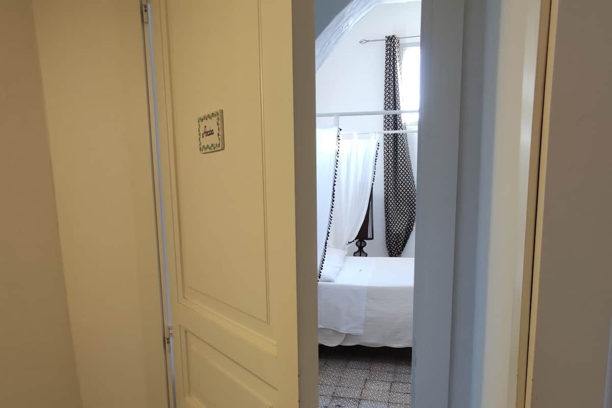 Classic Double Room, Ensuite (Araba) | Interior