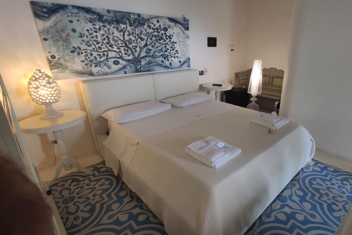Deluxe Twin Room, Ensuite (Arua)