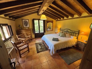 5 chambres, fer et planche à repasser, lit parapluie, Wi-Fi gratuit