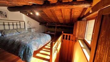 5 bedrooms, WiFi, bed sheets