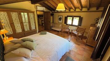 5 makuuhuonetta, silitysrauta/-lauta, vauvan matkasänky, ilmainen Wi-Fi