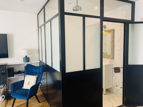 Cozy Flat Near the Eiffel Tower