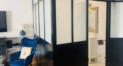 Cozy Flat Near the Eiffel Tower