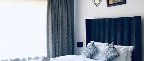 3 slaapkamers, een strijkplank/strijkijzer, wifi, beddengoed