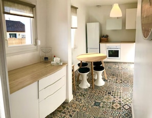 Fridge, microwave, oven, stovetop - Small family house 100m2 (Witry-lès-Reims)