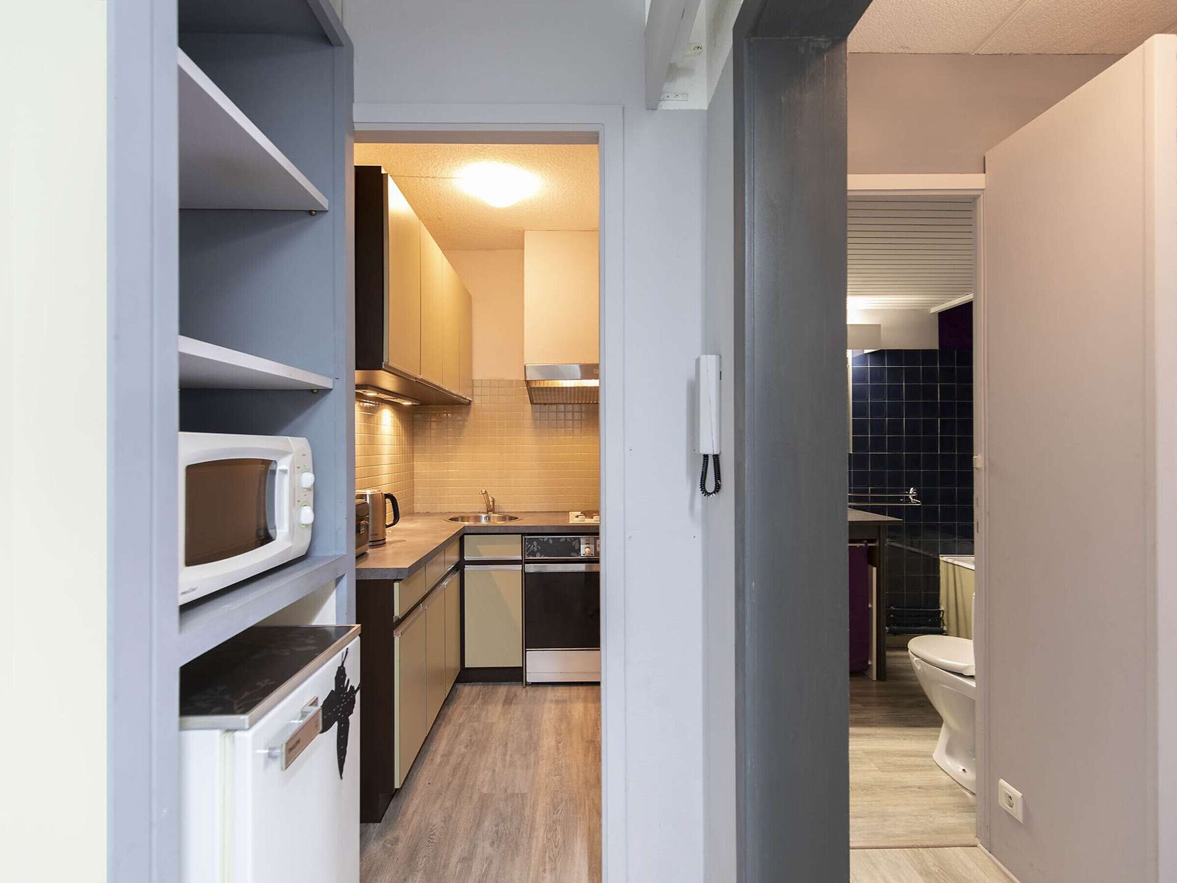 雪櫃、微波爐、焗爐、爐具