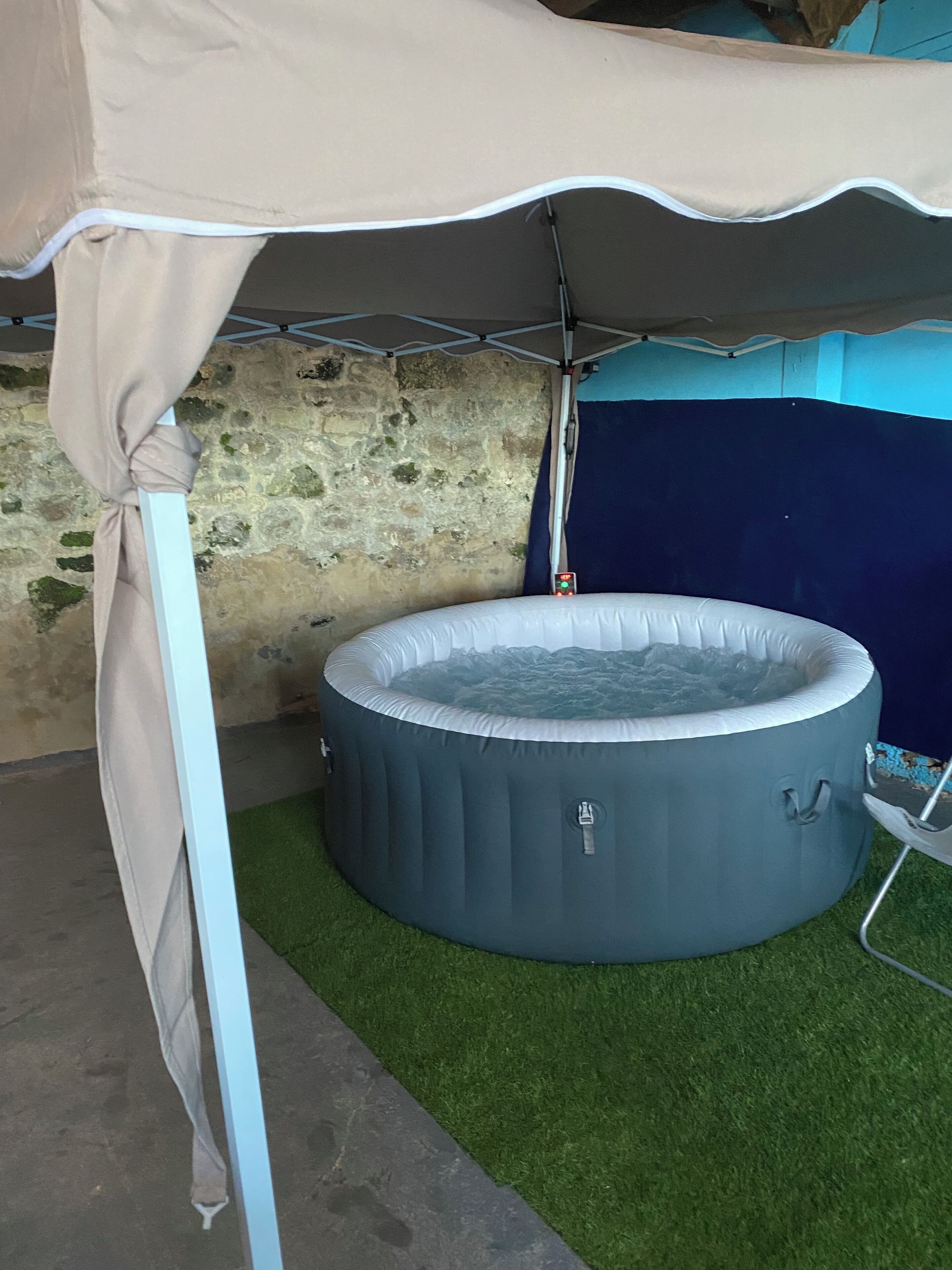 Bain à remous extérieur