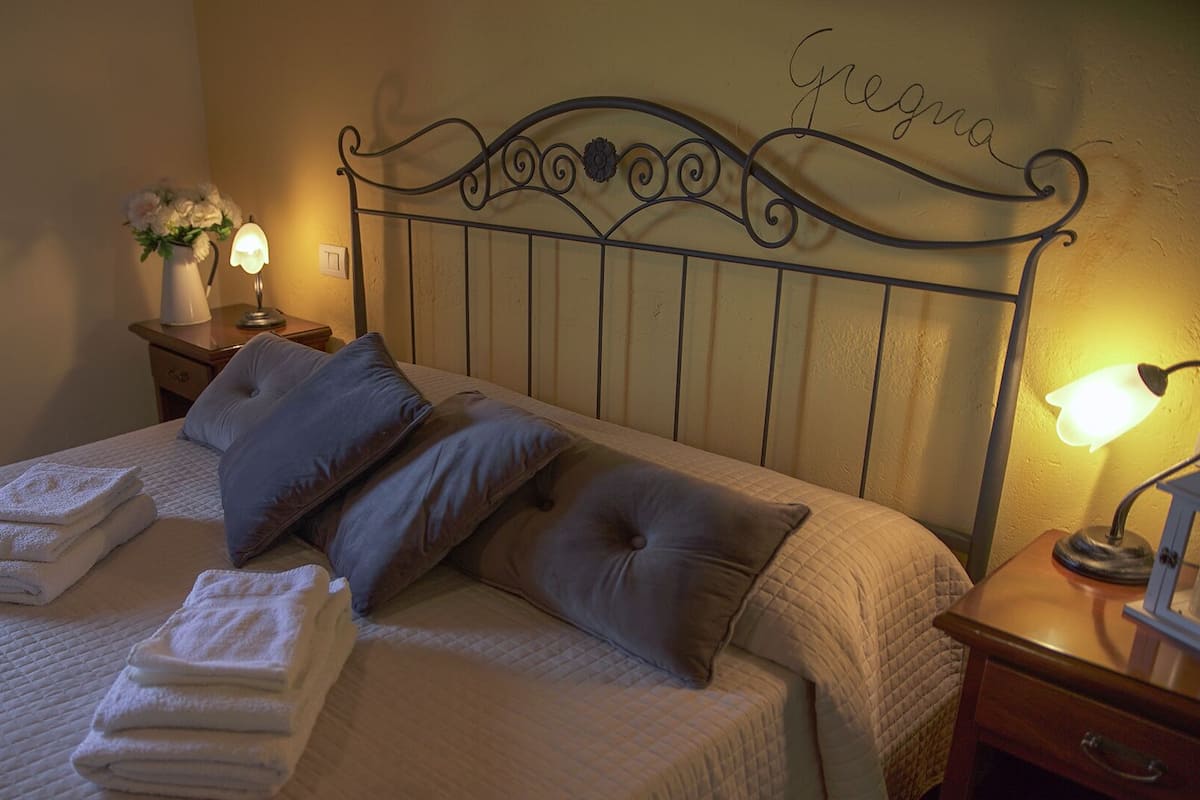 1 slaapkamer, een bureau, gratis wifi, beddengoed