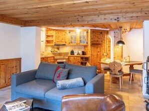 TV, fireplace - Chesa Anemona al Lej by Interhome (St. Moritz)