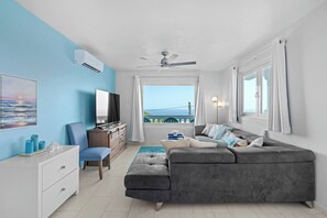 Smart TV - 5 Bed Ocean View w private Pool one of best beaches less than 1.1 mile from Home (Yabucoa)