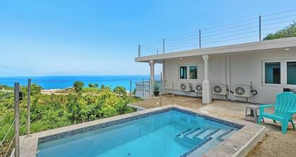 Panoramic ocean & mountain view villa • Private pool & rooftop