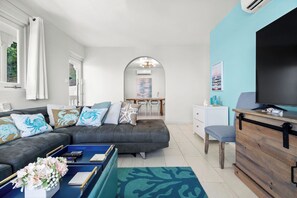 Smart TV - 5 Bed Ocean View w private Pool one of best beaches less than 1.1 mile from Home (Yabucoa)