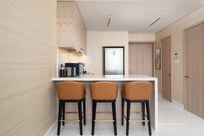 Apartment | Eigene Küche | Kühlschrank, Mikrowelle, Ofen, Wasserkocher