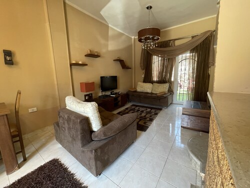 98. Charming 2BR Townhouse