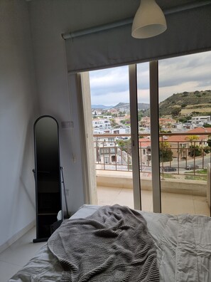 1 bedroom, iron/ironing board, internet, bed sheets - Modern Private Studio Apartment (Agios Athanasios)