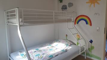 2 Schlafzimmer, Bügeleisen/Bügelbrett, Reisekinderbett, kostenloses WLAN