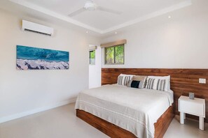 2 bedrooms, travel cot, WiFi, bed sheets - Ocean View Villa with Infinity Pool & Trails (Playa Flamingo)