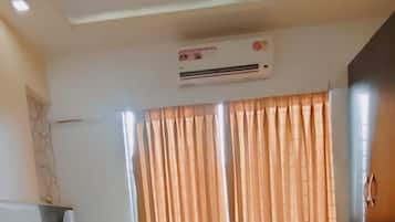 Deluxe Room | 1 bedroom, free WiFi