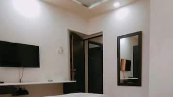 Deluxe Room | 1 bedroom, free WiFi