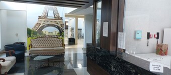 Apto bem Situado / Estacionamento e Vista p/ Lagoa