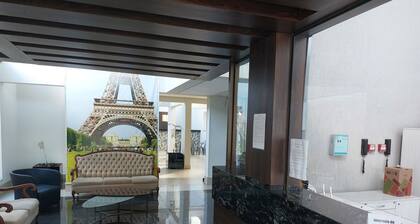 Apto bem Situado / Estacionamento e Vista p/ Lagoa