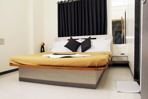 Standard Room - Hotel New Bharti (Chhatrapati Sambhajinagar)