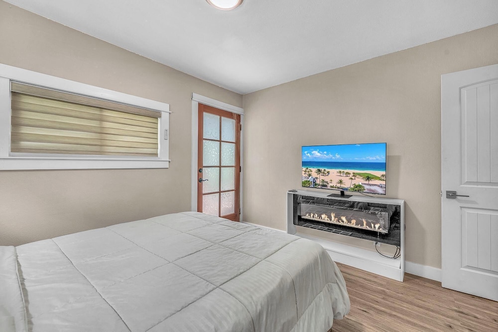 The Cottage Seal Rock Ideal blend of Pacific Northwest charm. Seal