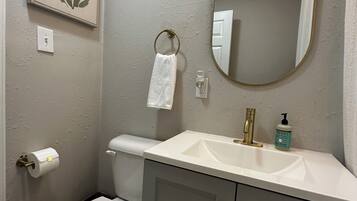 Towels, soap, shampoo, toilet paper