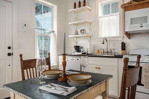 Cabane, 1 grand lit, non-fumeurs | Salle à manger