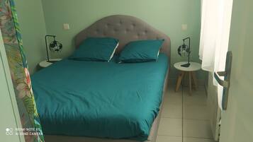 1 chambre, fer et planche à repasser, Wi-Fi, draps fournis