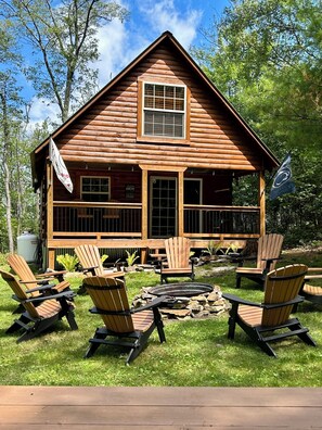 Exterior - Cozy Log Cabin / Penn State Football / 20 Minutes to State College, PA (Spring Mills)