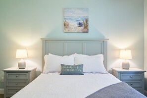 4 makuuhuonetta, silitysrauta/-lauta, ilmainen Wi-Fi, vuodevaatteet