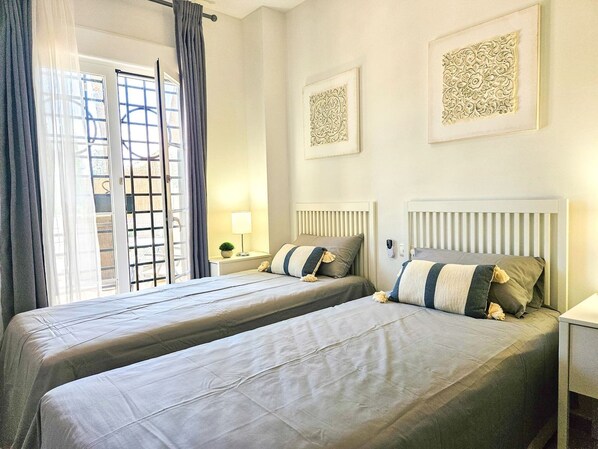 2 bedrooms, iron/ironing board, free WiFi