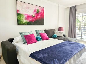 2 bedrooms, in-room safe, iron/ironing board, free WiFi