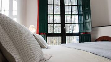 Phòng phong cách cổ điển | Phòng tắm | Buồng tắm vòi sen, vòi sen phun mưa, khăn tắm