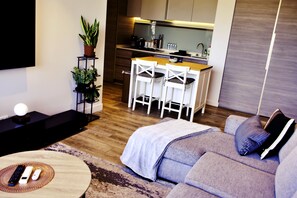 Smart TV, books - Contemporary Comfort (Footscray)