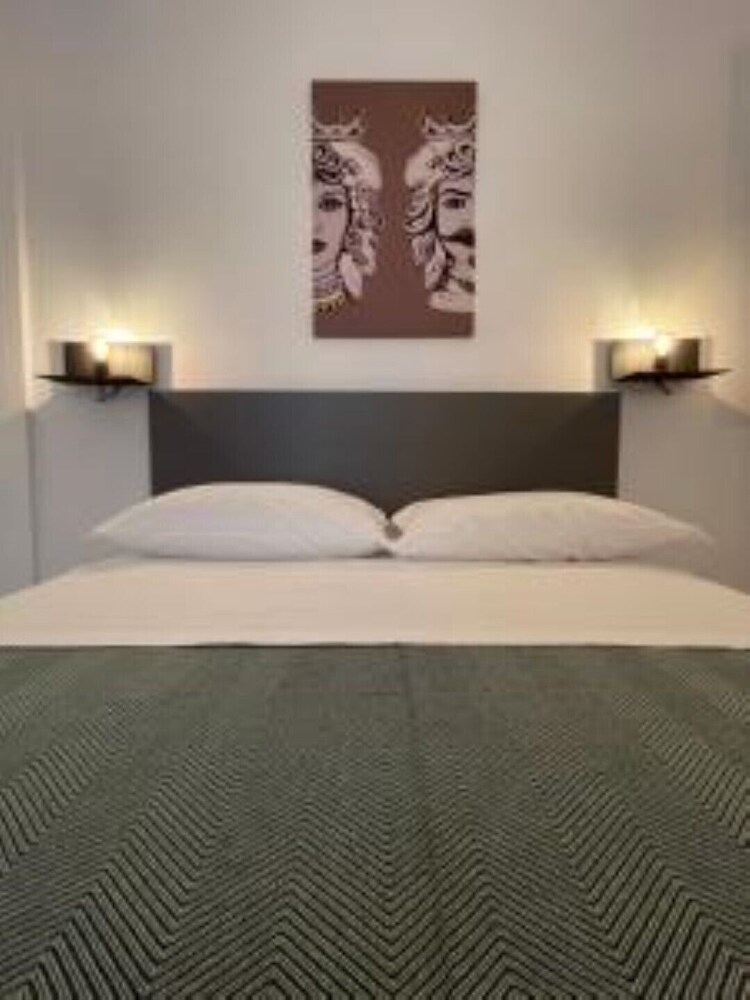 {Palazzo Fodale-5 stars} APARTMENT 70's ROOMS - Trapani | Vrbo