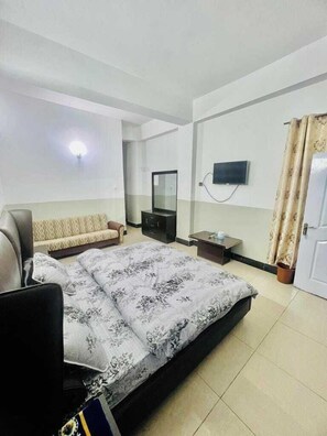 Deluxe Double Room | Soundproofing, iron/ironing board, free WiFi - Paradise Inn Hotel Nathiagali (Abbottabad)