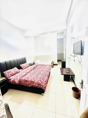Deluxe Double Room | Soundproofing, iron/ironing board, free WiFi - Paradise Inn Hotel Nathiagali (Abbottabad)