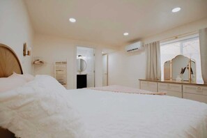1 bedroom, iron/ironing board, travel crib, free WiFi