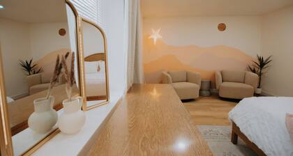 East Downtown Desert Chic Casita+Hot Tub+Pet Friendly+No Pet Fee!